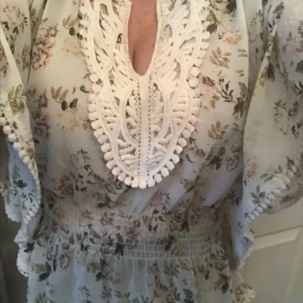 EUC winged sheer floral top - Picture 6 of 6
